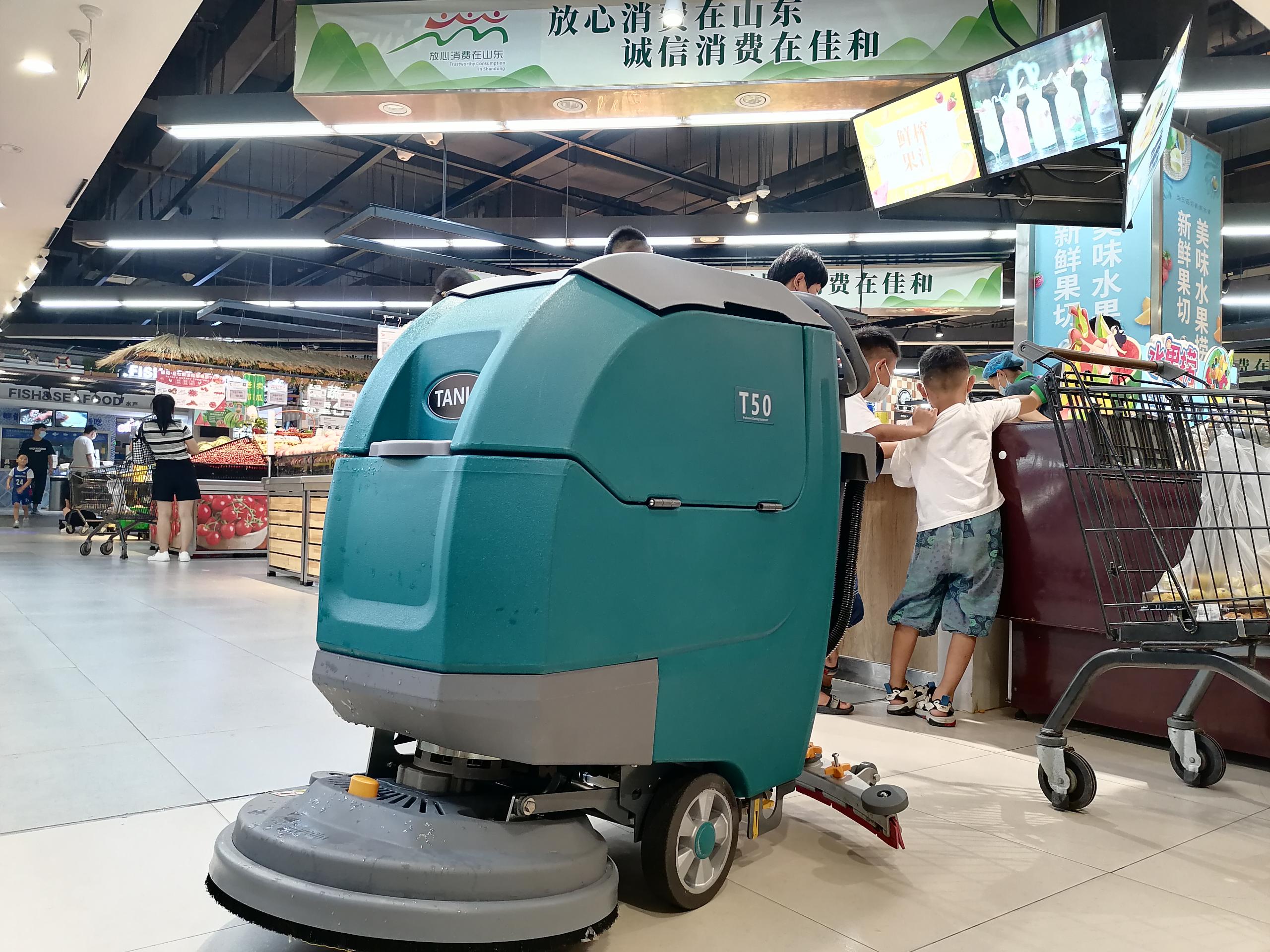 洗地機品質(zhì)是我們的承諾，您的滿意是我們的追求