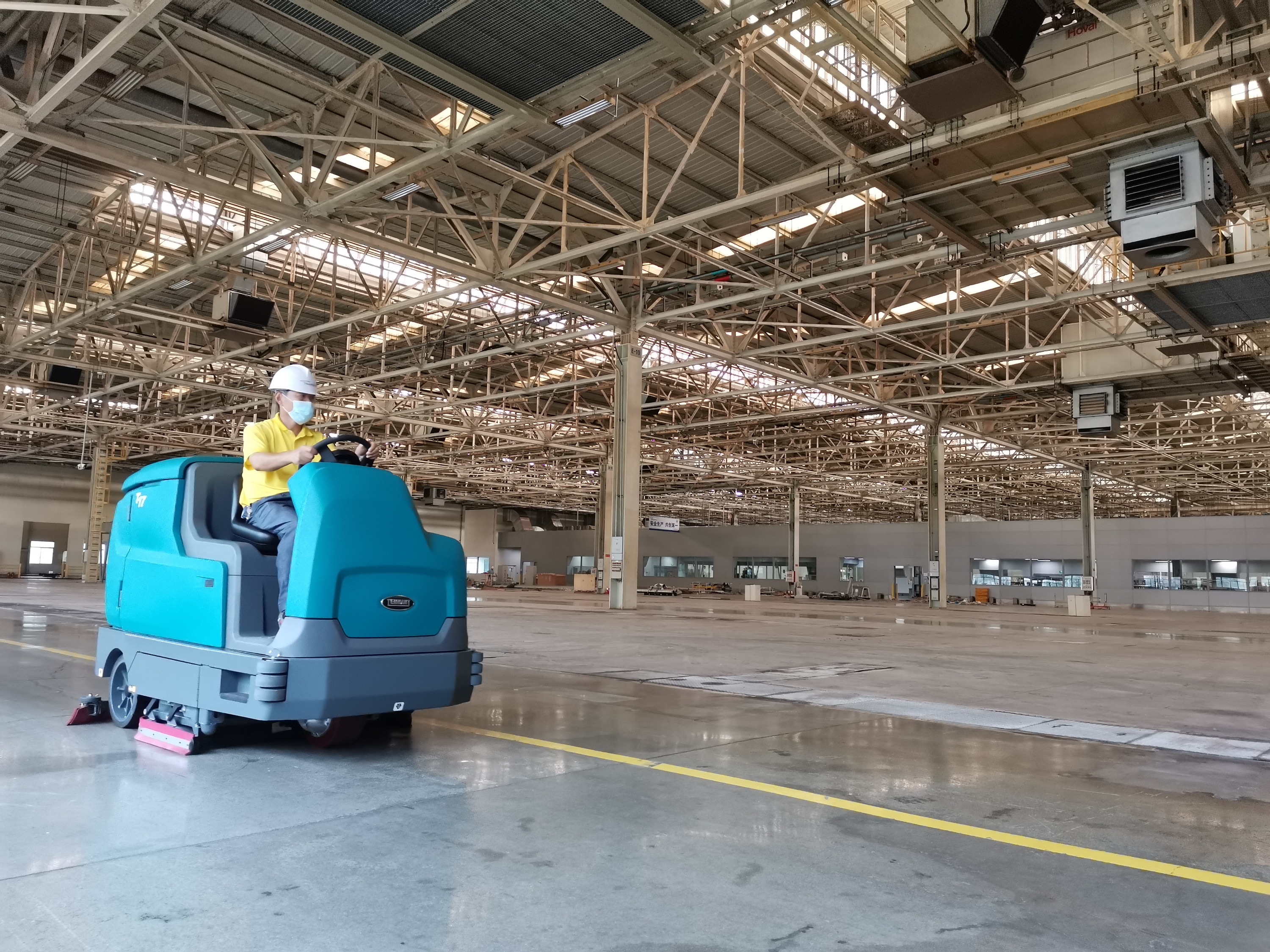 不同工廠適合用什么類(lèi)型的洗地機(jī)？